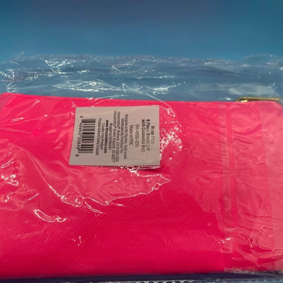 Neon Pink 6-Piece Brush Set with Bag Discontinued - Picture 7 of 7